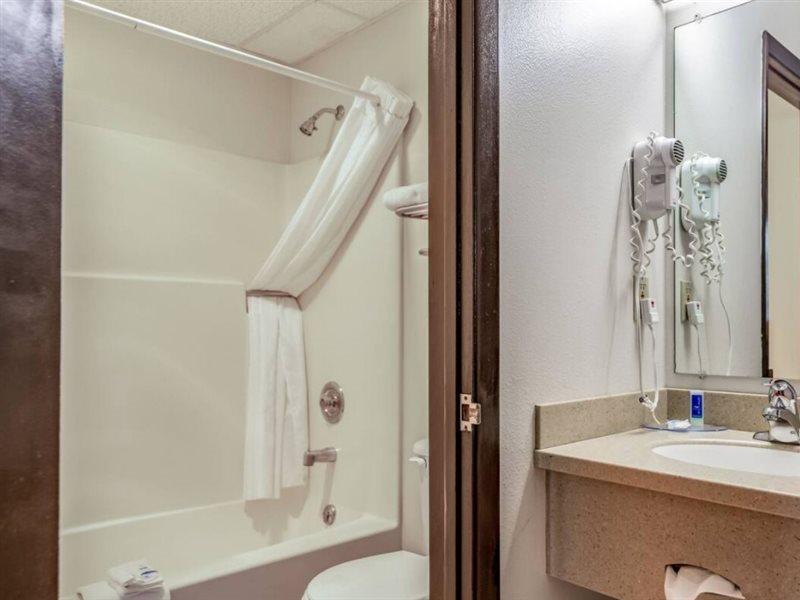 Rodeway Inn Боузман Екстериор снимка