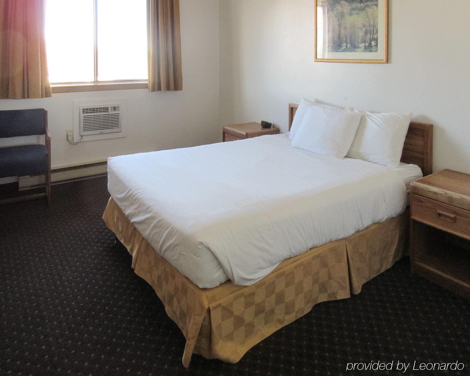 Rodeway Inn Боузман Екстериор снимка