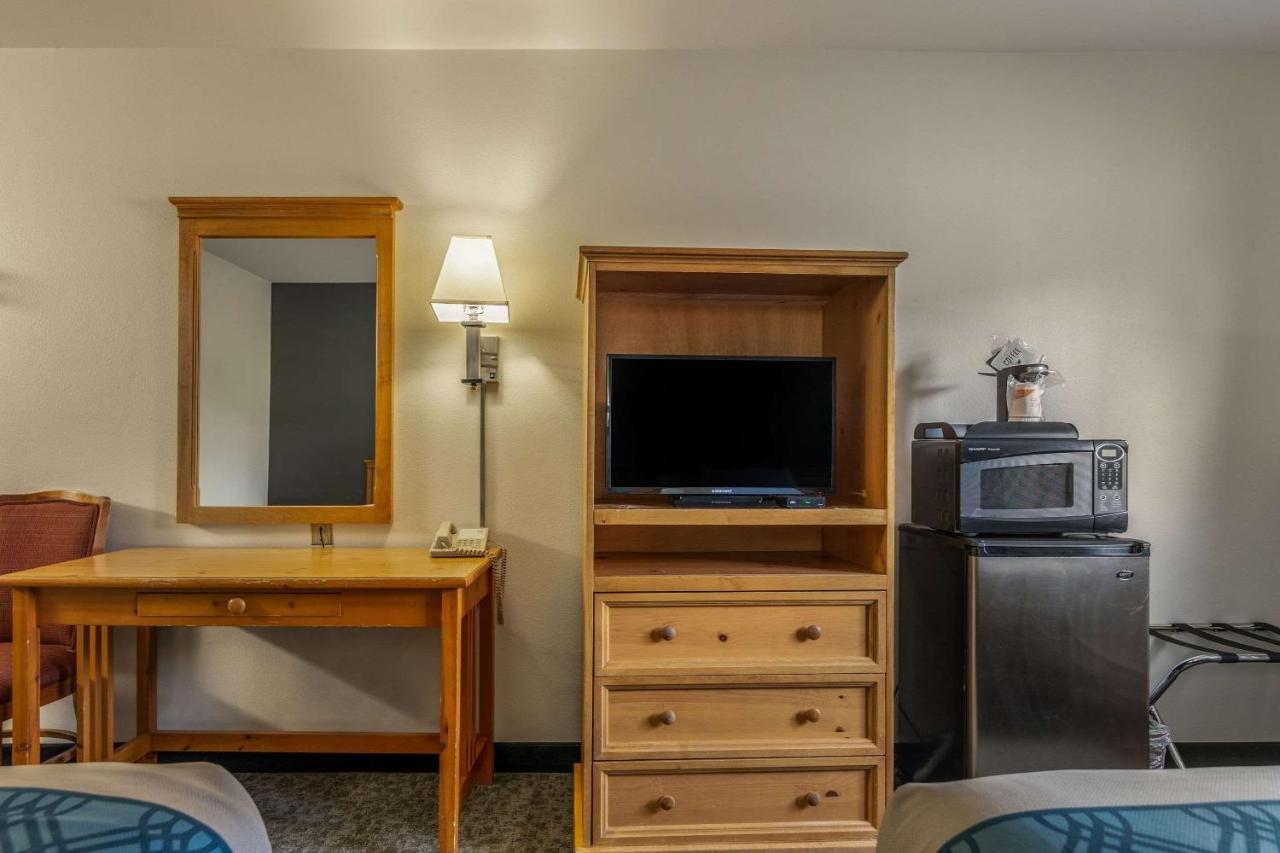 Rodeway Inn Боузман Екстериор снимка